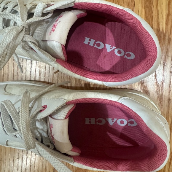 Coach Women’s signature low top sneakers. optic white/petunia. - Picture 3 of 3